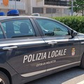 Follia a Molfetta: agenti della Polizia Locale investiti. Due arresti