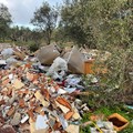 Scarti edili tra gli ulivi di Molfetta, scovata una discarica abusiva