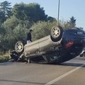 Un'auto si ribalta sulla strada provinciale Molfetta-Terlizzi, c'è un ferito
