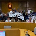 Striscione di Fratelli d'Italia contro l'amministrazione: «Staccate la spina»