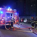 Fiamme a mezzanotte: brucia un'autovettura in via Fontana