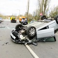 Incidente su strada provinciale per Ruvo, auto si ribalta dopo impatto