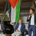 Molfetta abbraccia Pierluigi Bersani: piazza gremita per l’ex Segretario del PD