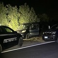 Intercettano un'auto rubata sulla Molfetta-Ruvo di Puglia, ladri in fuga