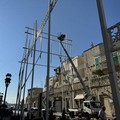 In corso il montaggio delle luminarie per la festa patronale di Molfetta