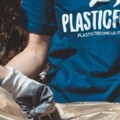 L’onda blu dei volontari Plastic Free torna in azione anche a Molfetta