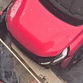 Auto contro un portone in Via Padre Pio da Pietralcina
