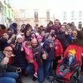 Sorrisi e doni per i bambini, il san Nicola del Gruppo di Volontariato Vincenziano