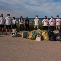Le associazioni 2hands Molfetta e Symposium insieme nella pulizia di Cala San Giacomo