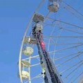 Si blocca la ruota panoramica: intervento dei Vigili del Fuoco