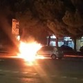 Auto in fiamme su via Achille Salvucci