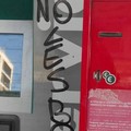 Stazione di Molfetta, scritte omofobe sulla macchinetta dei biglietti