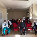 Tommaso Minervini in visita all'ospedale di Molfetta per ringraziare i sanitari