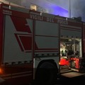 Scoppia un incendio nella concessionaria My Car, due auto distrutte