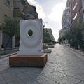 Collocate le prime sculture in pietra su Corso Umberto a Molfetta
