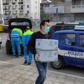 Coronavirus, la "Grande muraglia " dona a Molfetta mascherine, guanti e saponi igienizzanti