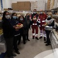 Panettoni solidali donati dalla Croce Rossa di Molfetta alle famiglie bisognose