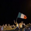 Europei, l'Italia vola ai quarti di finale. Festa grande a Molfetta
