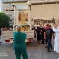 Festa patronale, la Madonna dei Martiri di passaggio all'ospedale di Molfetta