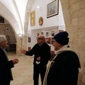 Il pullman di don Gino verso Leopoli. Il vescovo: «Gesto concreto in un momento tragico»