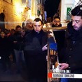 La croce di Cutro a Molfetta. Il suo tragitto ripreso da Rai 3