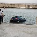 Auto della Capitaneria di Porto finisce in mare a cala Sant'Andrea