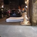 Un materasso lasciato per strada in pieno centro a Molfetta: la segnalazione