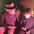 Francesco De Gregori e il tenero incontro con una piccola fan a Molfetta