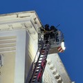 Caduta di calcinacci su Corso Umberto: intervengono i Vigili del Fuoco