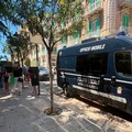 Anziano si accascia e perde la vita per un malore su Corso Umberto