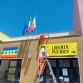 «Libertà per Nico»: lo striscione sul Comune tiene viva l’attenzione sul caso Centrone