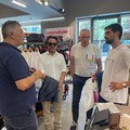 Boutique Corso Umberto, il Sindaco visita il negozio dopo il furto: «Più controlli e dialogo con i commercianti»