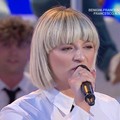 Serena De Bari scelta dai Pooh a “Domenica In” per il loro prossimo concerto