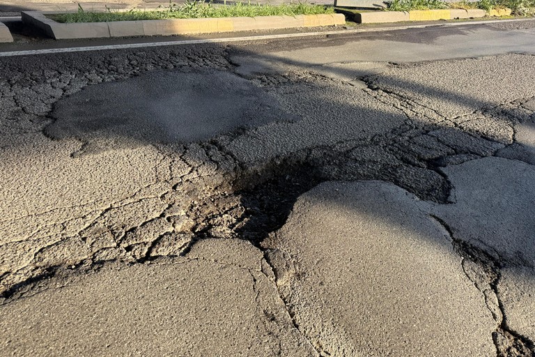 iReport: Buche profonde e strade dissestate nella zona ASI di Molfetta: la segnalazione