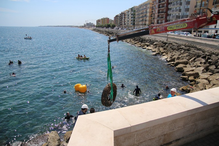 Clean up lungomare