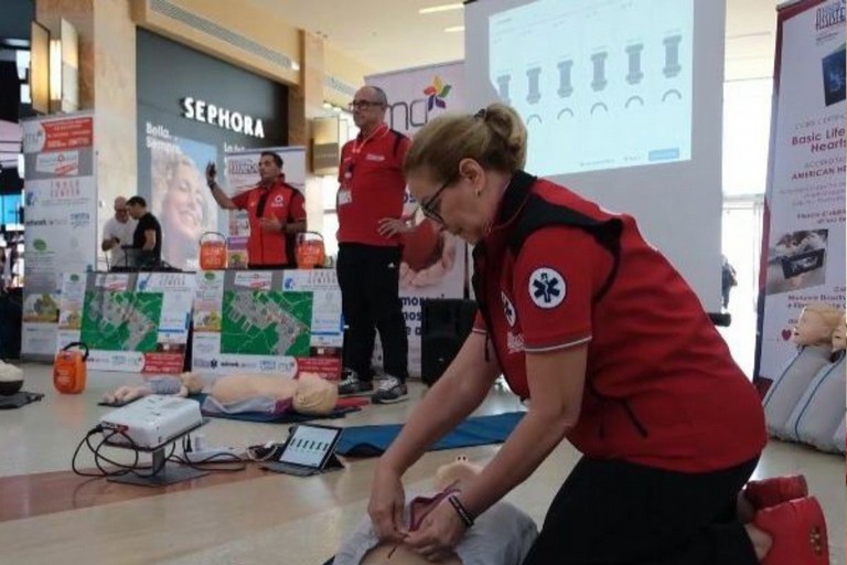 consegna defibrillatori Gran Shopping Molfetta