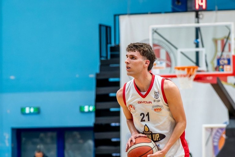 La Pallacanestro Molfetta conferma la linea verde: c’è la firma di Mongelli