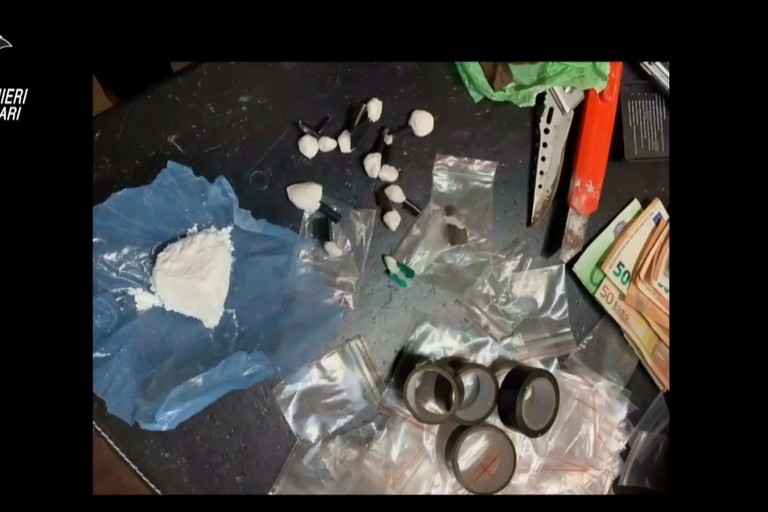 La droga sequestrata dai Carabinieri