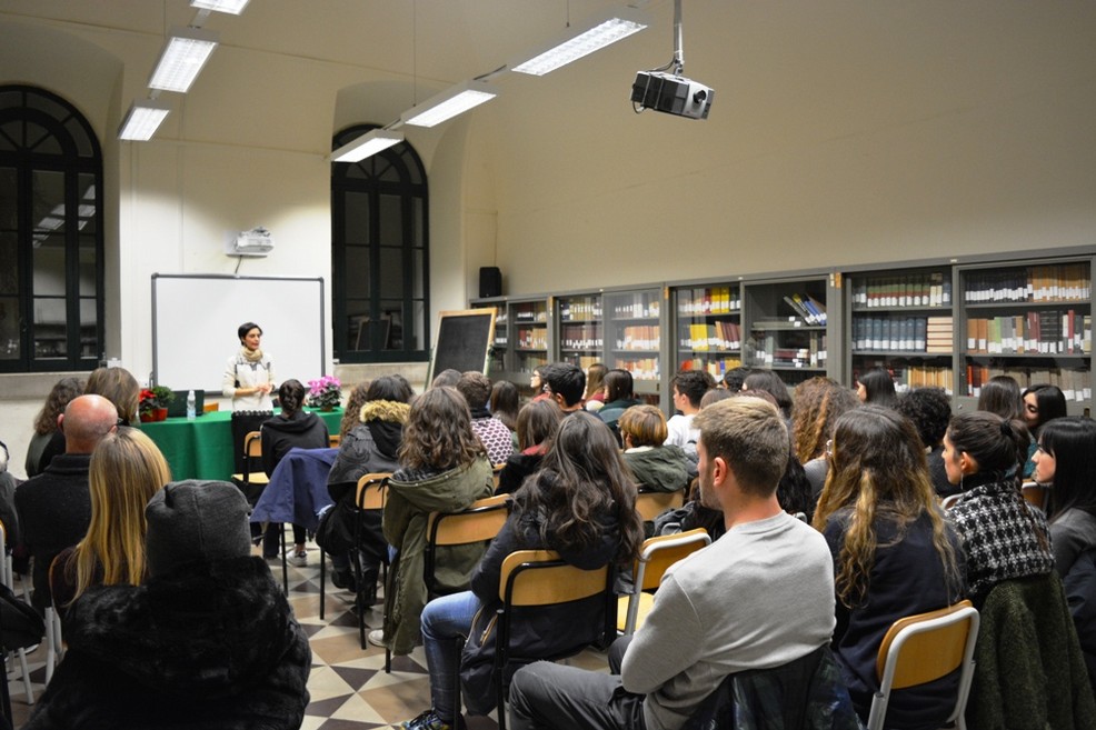 Liceo Classico incontro con Raffaella De Luca. <span>Foto Isabella de Pinto</span>