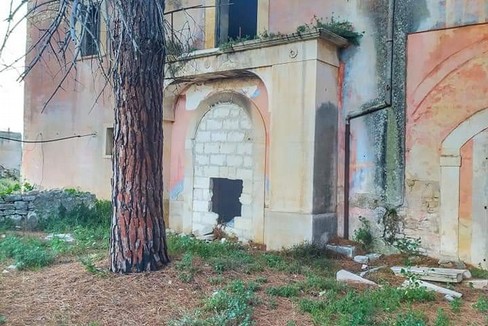 Torre Pettine vandalizzato