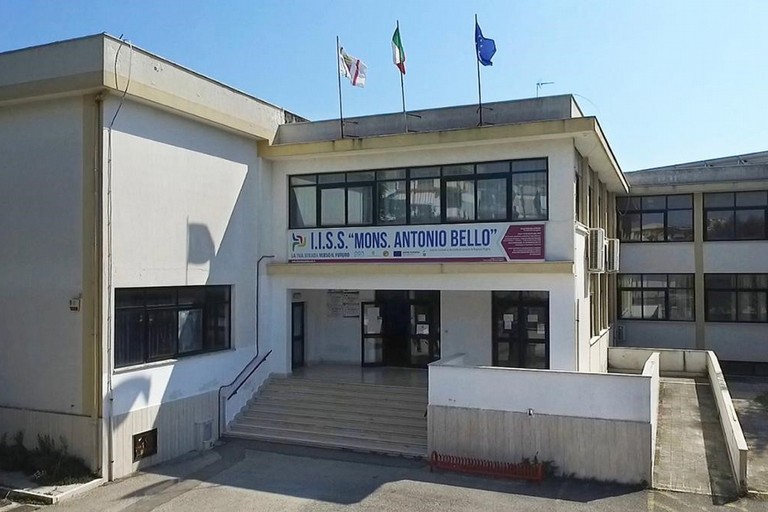 Mons. Bello scuola