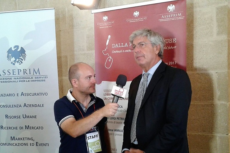 Gianluca Battista intervista Sandro Ambrosi. <span>Foto Gabriella Serrone</span>