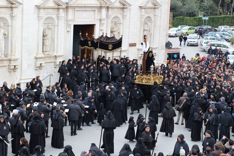 Processione Addolorata. <span>Foto Anna Maria Tota</span>