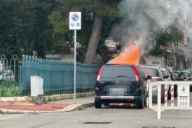 L'incendio avvenuto in via Maggialetti