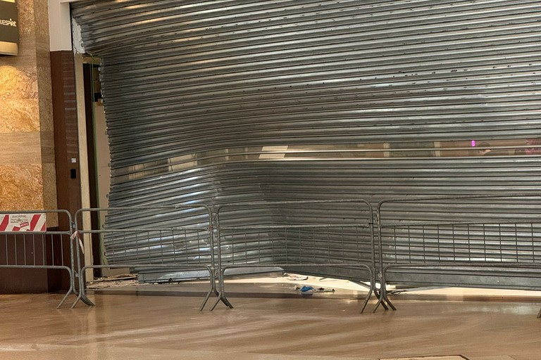 Il tentato furto al centro commerciale Ipercoop