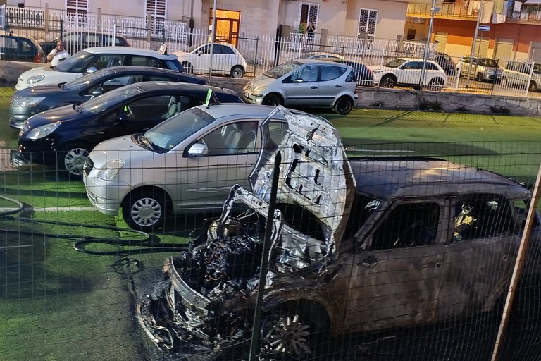 L'incendio avvenuto in via Fortunato