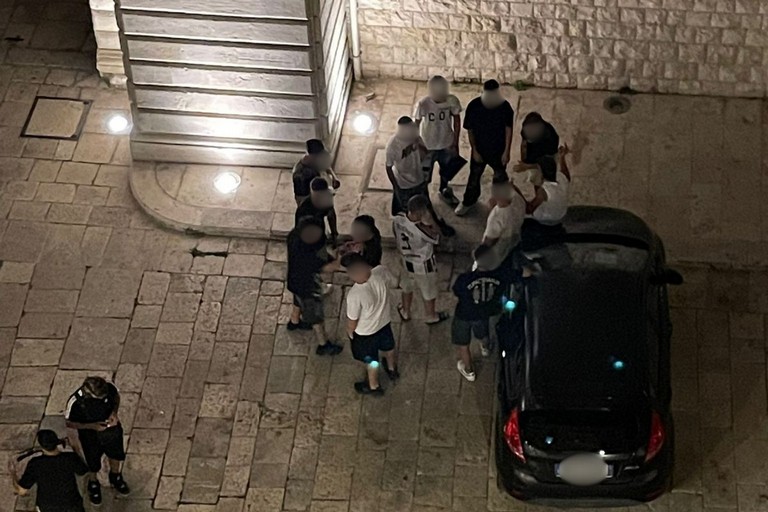 Baby-gang e spaccio di droga, l'allarme dei residenti: «Sicurezza a rischio»
