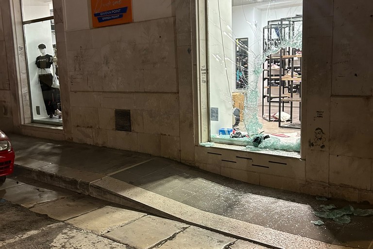 Il negozio di abbigliamento DS Sport