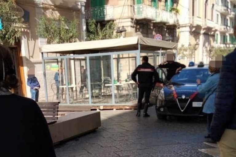 Carabinieri su Corso Umberto