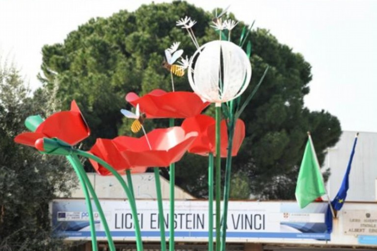 Domani l'inaugurazione dell’installazione "Ci vuole un fiore" a Molfetta